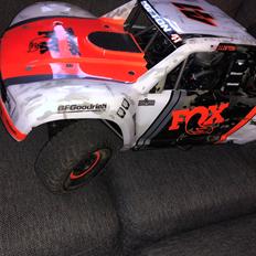 Off-Roader Traxxas Unlimited desert racer udr