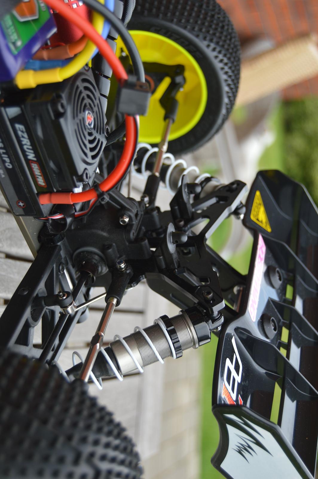 Buggy Agama A8T evo Truggy aka John Deere billede 8