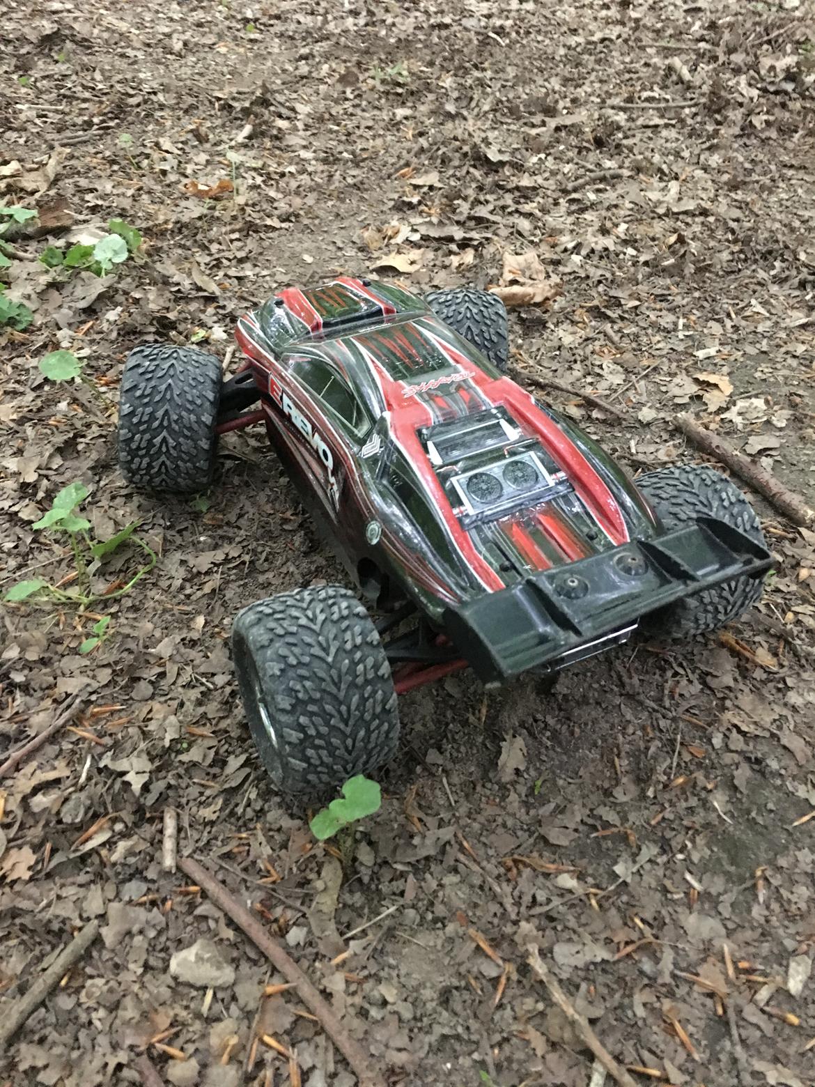 Bil Traxxas e-revo 1/16 vxl  billede 4
