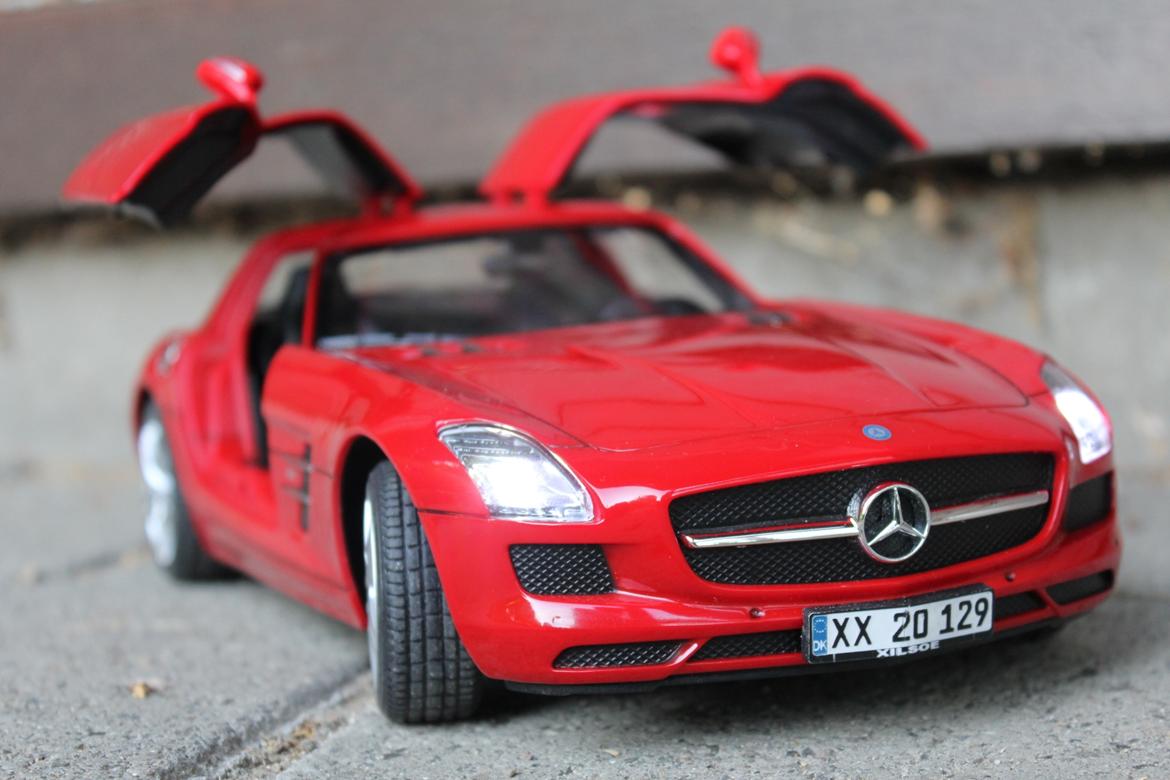 Bil Mercedes Benz SLS AMG billede 1