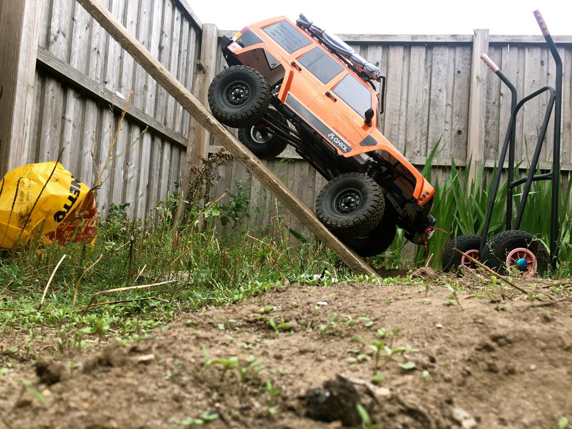 Truck SCX10-II - 2000 Jeep Cherokee - Builder´s Kit - De tunge fælge er virkelig effektive op OG ned af ting billede 13