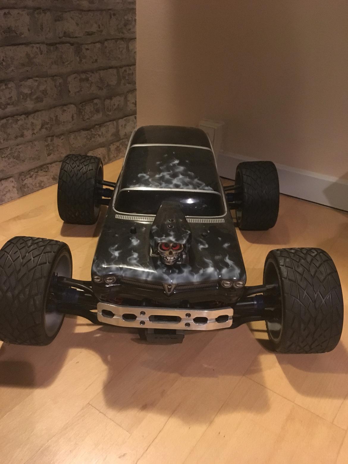 Off-Roader Traxxas e-maxx lowrider billede 1
