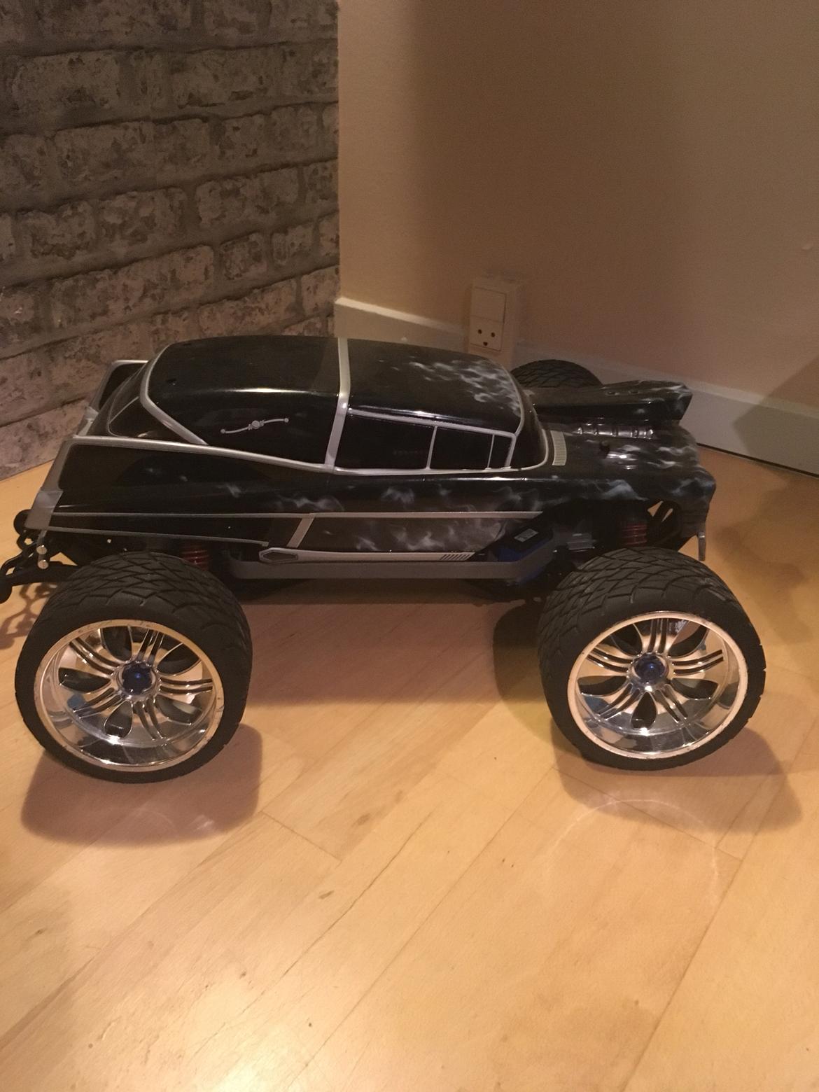 Off-Roader Traxxas e-maxx lowrider billede 2