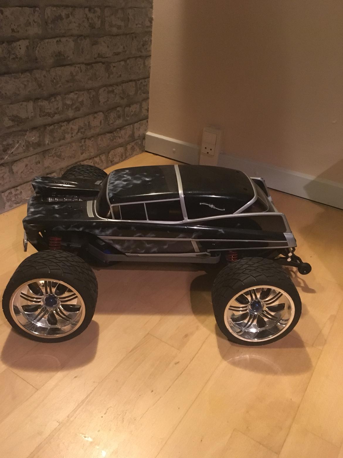 Off-Roader Traxxas e-maxx lowrider billede 4