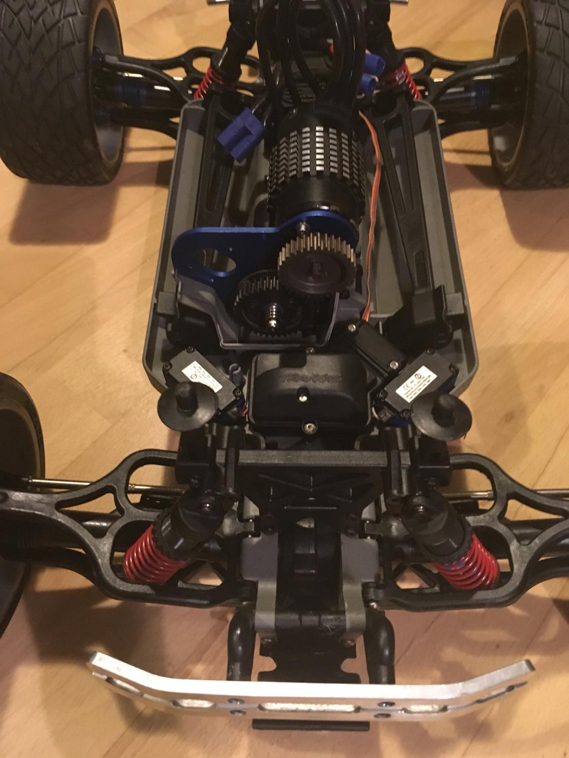 Off-Roader Traxxas e-maxx lowrider billede 6