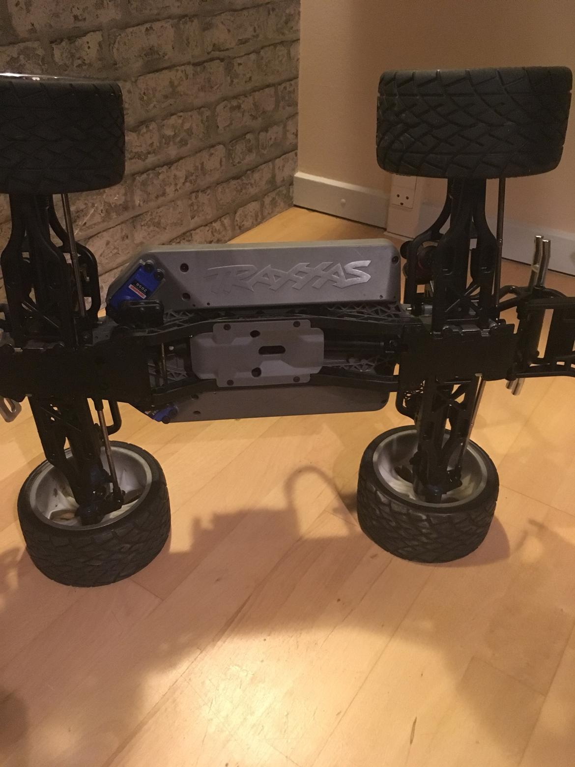 Off-Roader Traxxas e-maxx lowrider billede 13