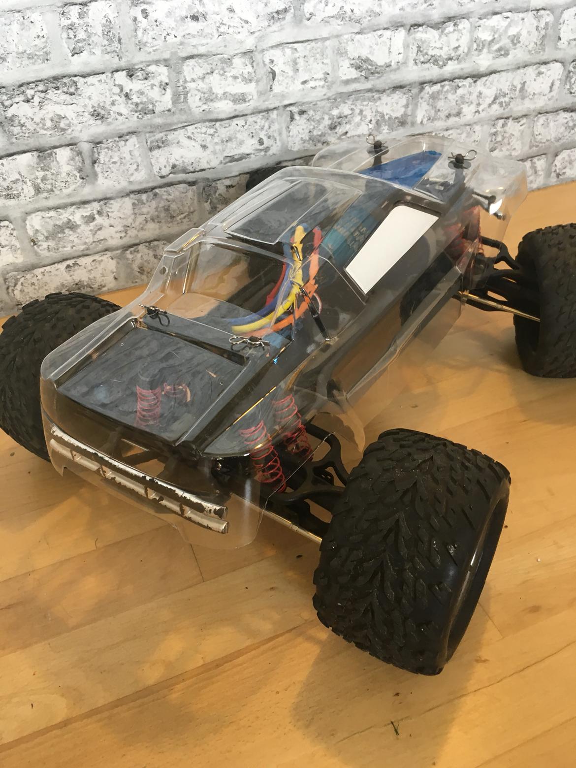 Off-Roader Traxxas E-maxx basher billede 3