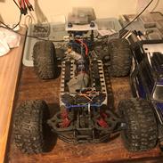 Bil Traxxas E Maxx