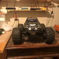 Bil Traxxas E Maxx