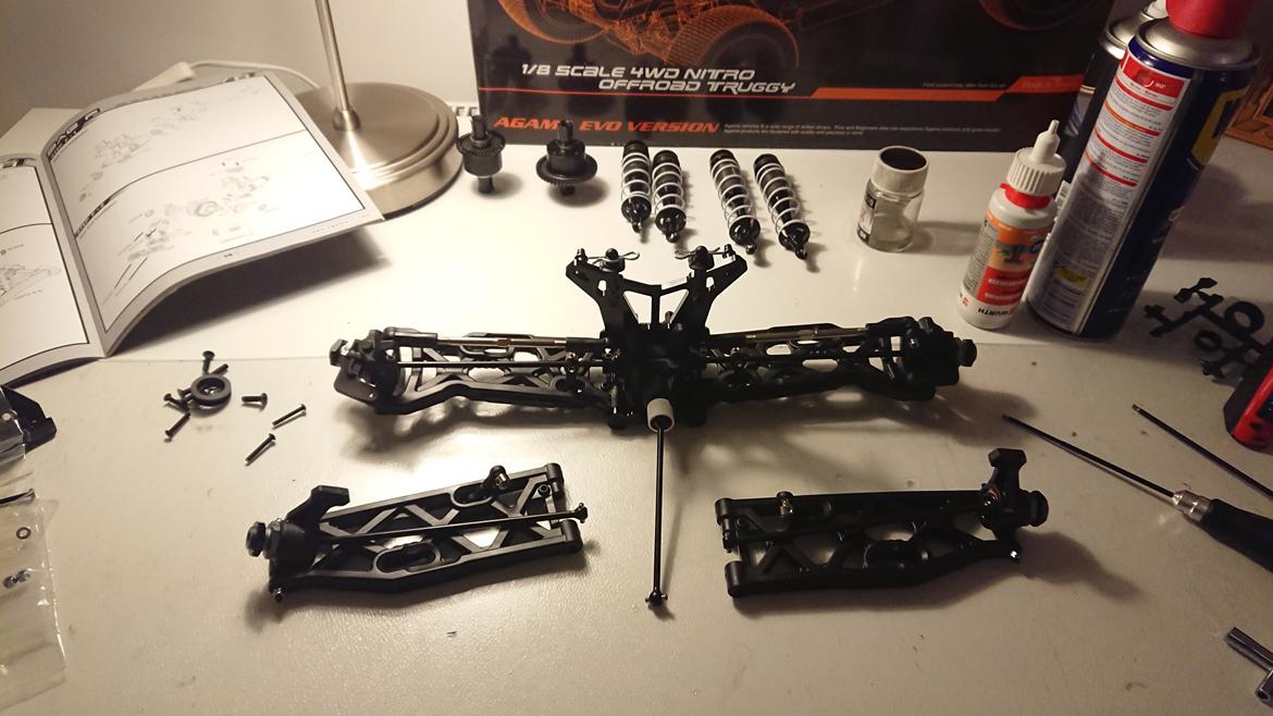 Off-Roader Agama evo A8T Lrp nitro truggy  billede 3