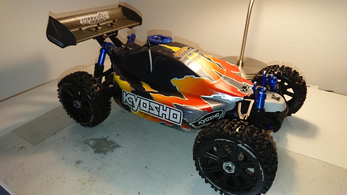 Buggy Kyosho Inferno 28 Nitro billede 4