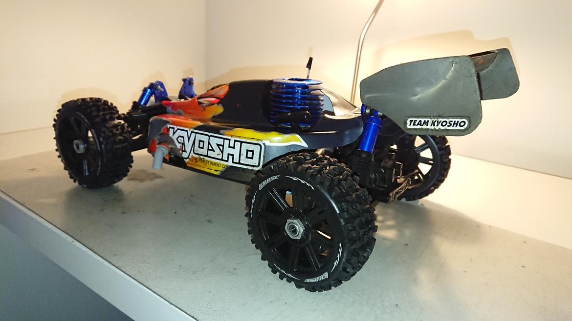 Buggy Kyosho Inferno 28 Nitro billede 5