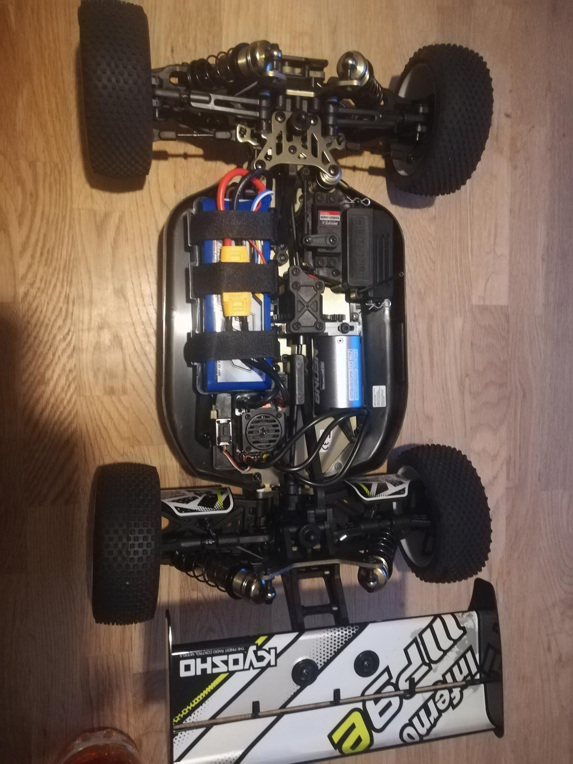 Buggy Kyosho inferno mp9e ready set billede 4