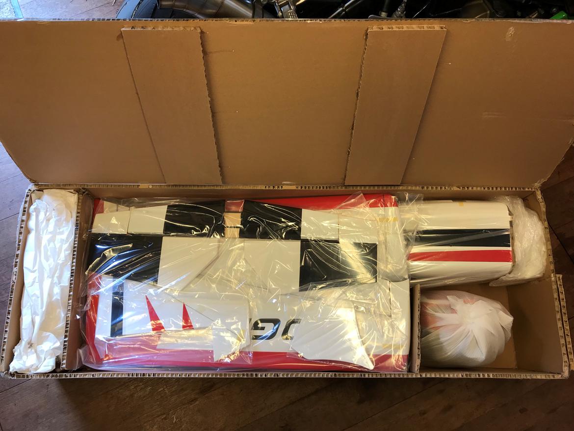 Fly Edge 540 35 ccm Goldwing - Den var godt beskyttet i kassen den kom i billede 5