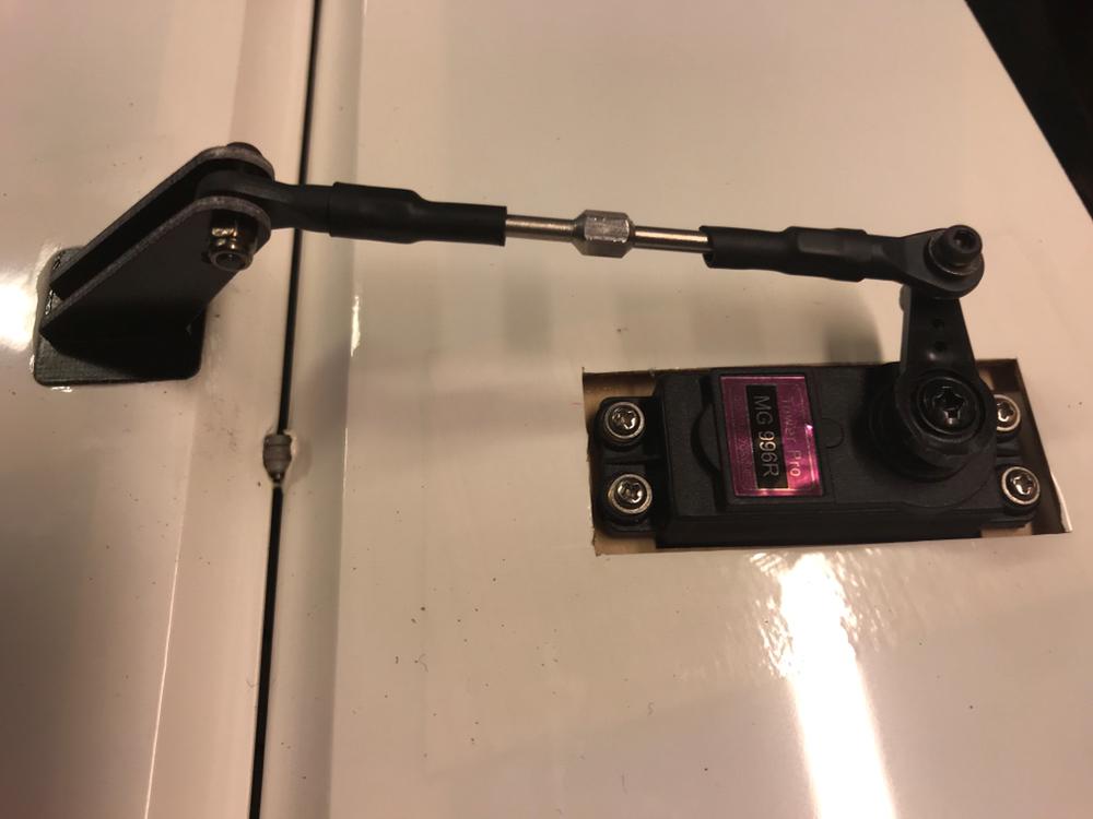 Fly Edge 540 35 ccm Goldwing - Med standart plast servo arm (bliver så ikke brugt) billede 25