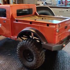 Off-Roader Axial SCX10 Jeep Nukizer