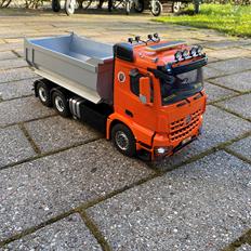 Lastbiler Mercedes Arocs