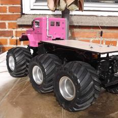 Lastbiler 1/16 Pink Poisen Tamiya G6-01 (WPL Body)