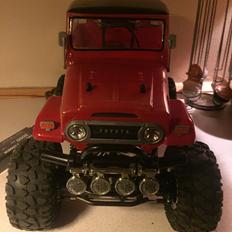 Off-Roader Tamiya cr01 Toyota landcruiser 