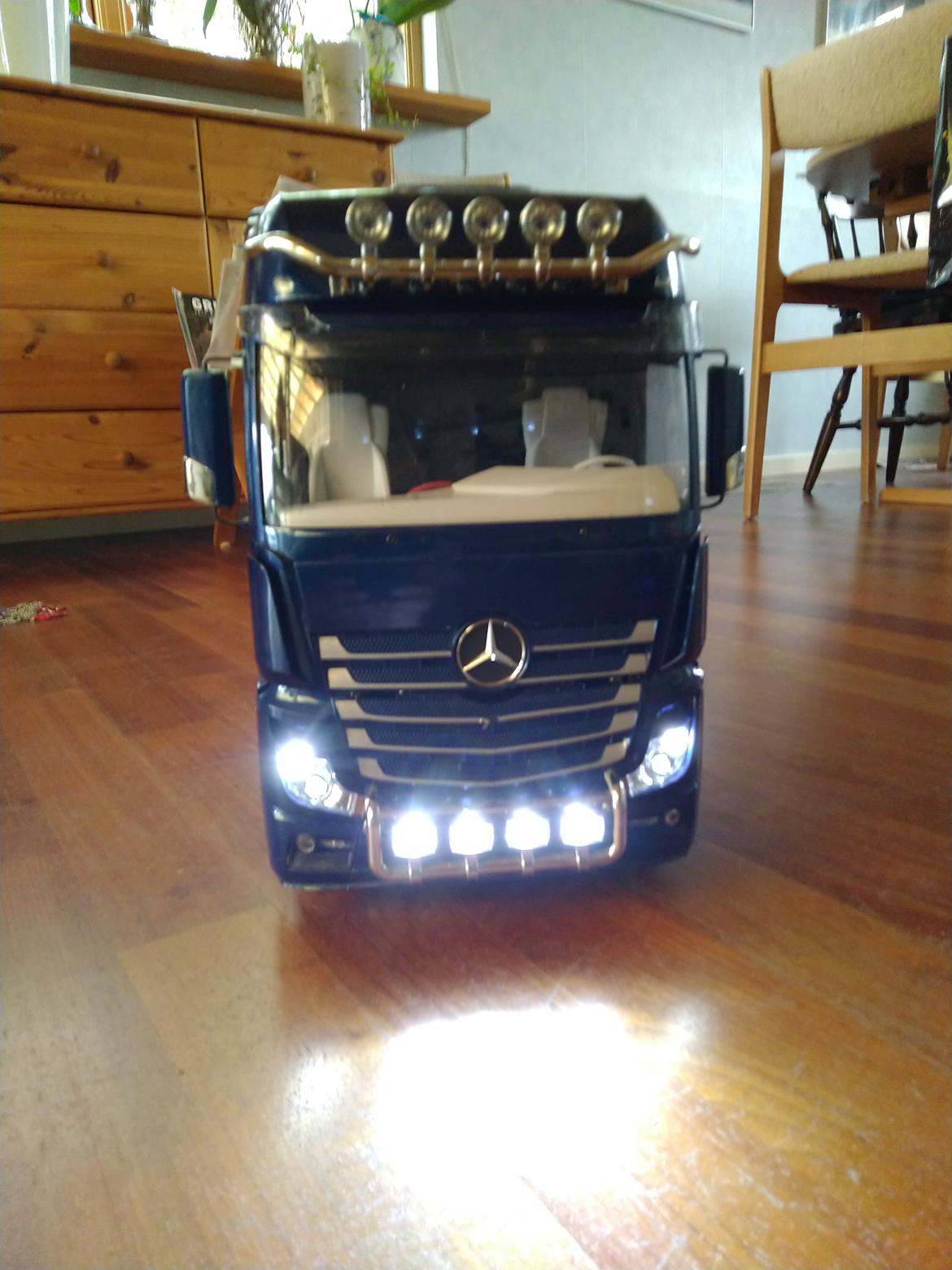 Lastbiler Mercedes-Benz Actros 3363 billede 3