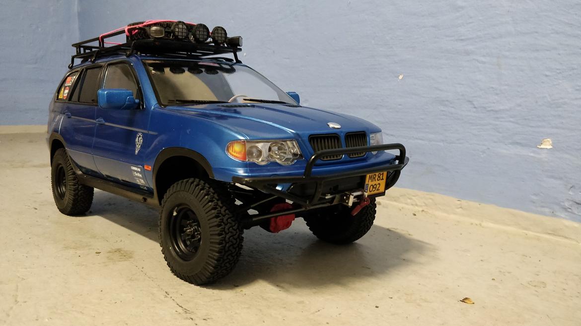 Off-Roader Axial scx10ii kit ( BMW X5 ) billede 15