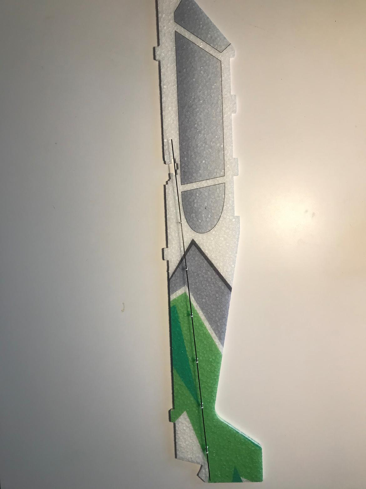 Fly Multiplex FunnyCup - Skal skal mange kulfiber stænger i for at afsive billede 5