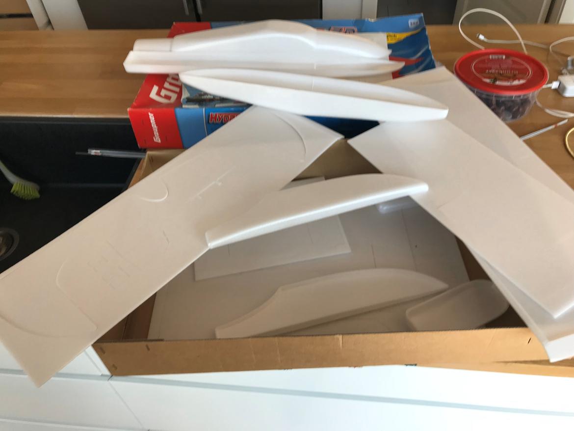 Fly Graupner Hydro-Plane - Dele bliver lige set efter billede 14