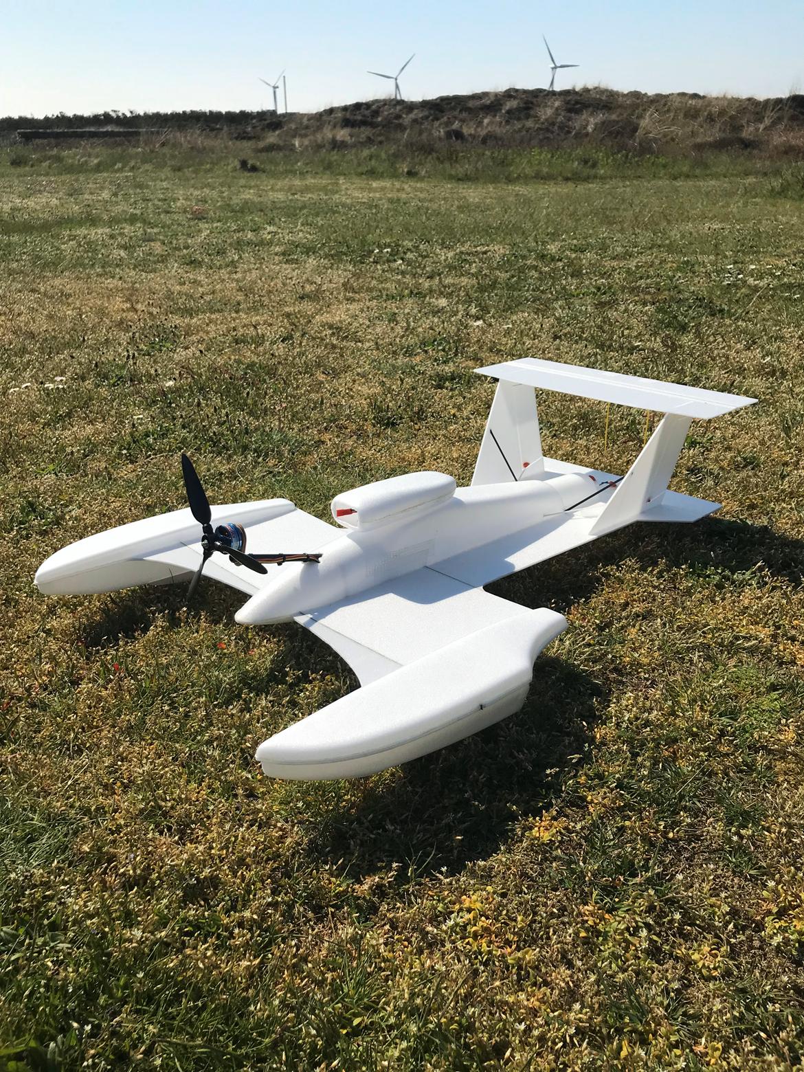 Fly Graupner Hydro-Plane - Ny samlet Hydro-fly (ikke malet endnu) billede 1