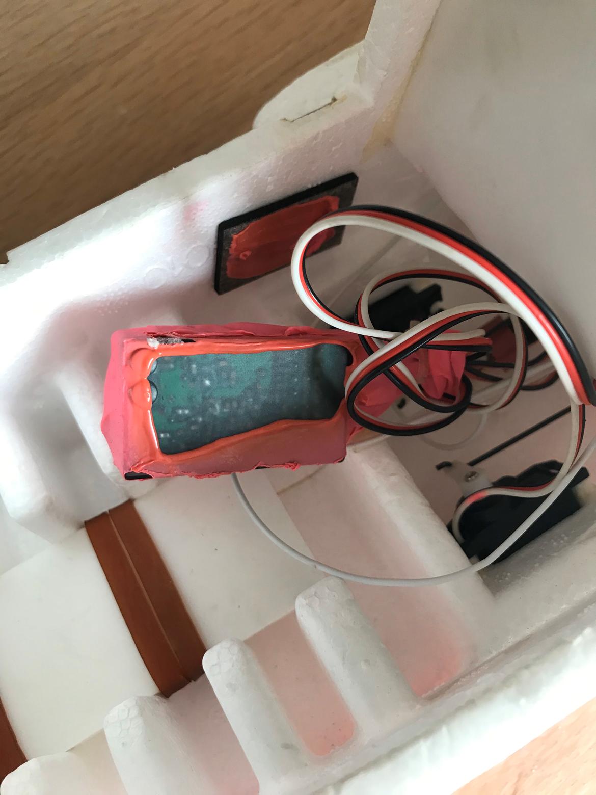 Fly Coota Amphibian - Sådan så det ud efter 5 år nedpakket. Den vandtætte sikring var som så billede 5