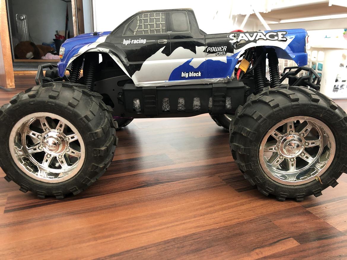 Truck HPI Savage 4wd 4,6 konverteret billede 2