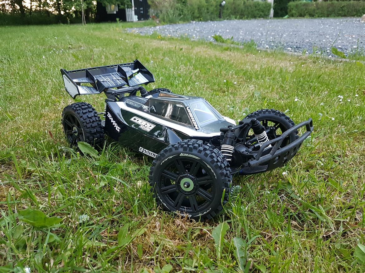 Buggy Traxxas Backslash vxl lcg - færdig resultat her med udstillings karrossen 😉😁 billede 1