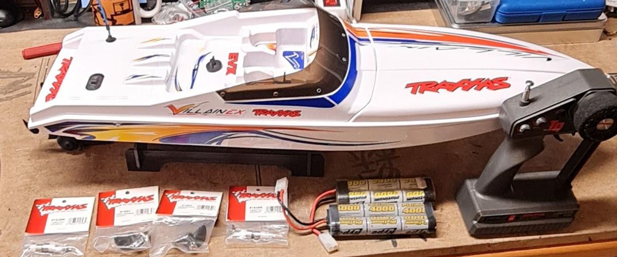 Båd Traxxas Villain EX 2009 Det er købt brugt, og har nog...
