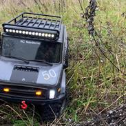 Off-Roader Axial scx10II umg10 6x6