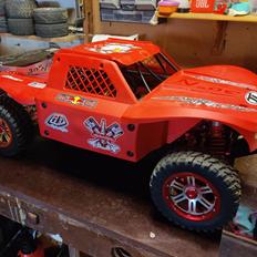 Off-Roader 30° North Truck