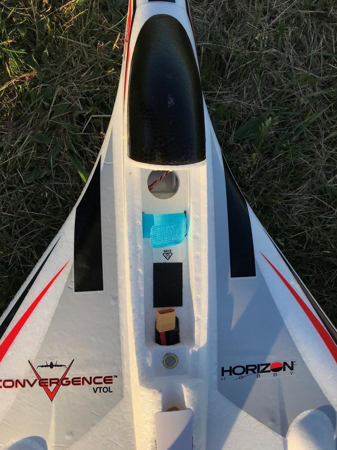 Fly Convergence VTOL - Masser af plads i batteri rummet billede 9