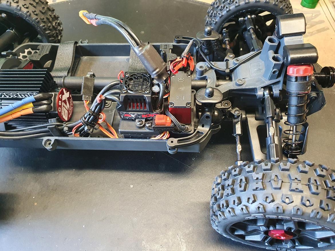 Buggy Arrma Typhon 3S BLX billede 8