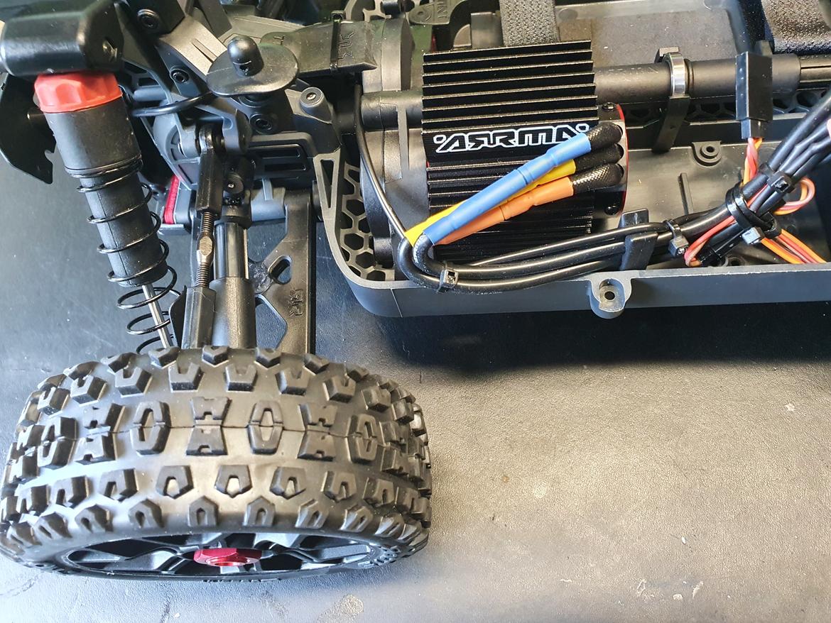 Buggy Arrma Typhon 3S BLX billede 10