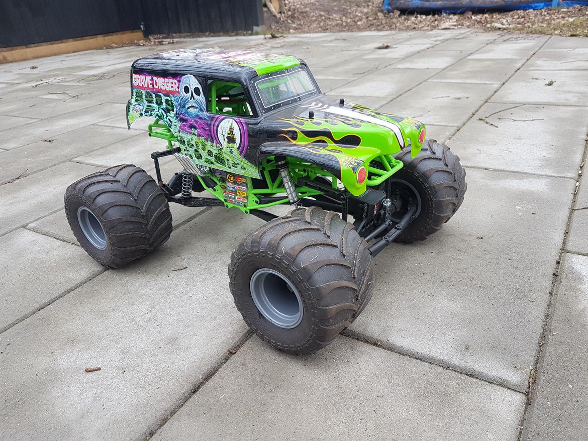 Truck Axial smt 10 Grave digger  billede 2