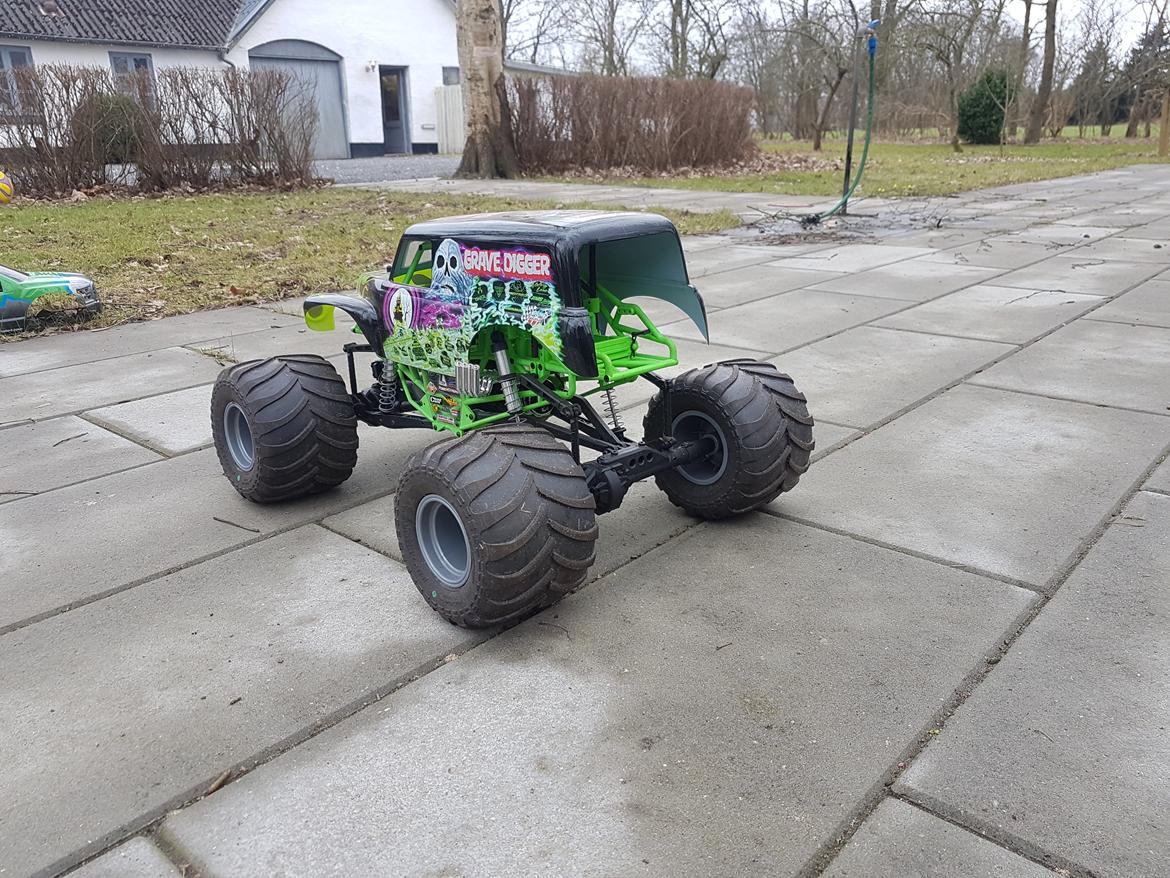 Truck Axial smt 10 Grave digger  billede 4