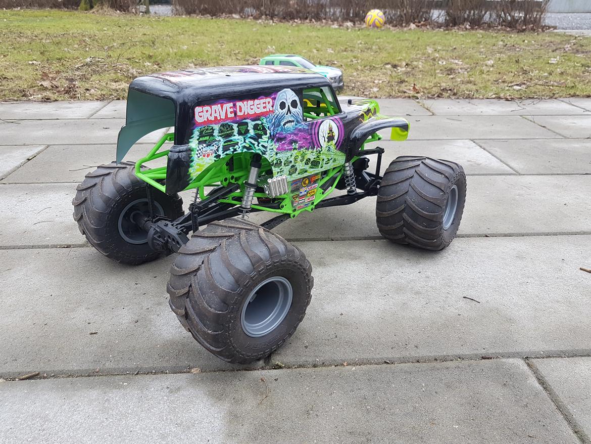 Truck Axial smt 10 Grave digger  billede 5