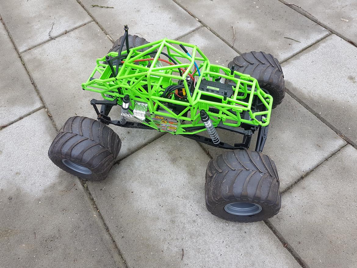 Truck Axial smt 10 Grave digger  billede 6