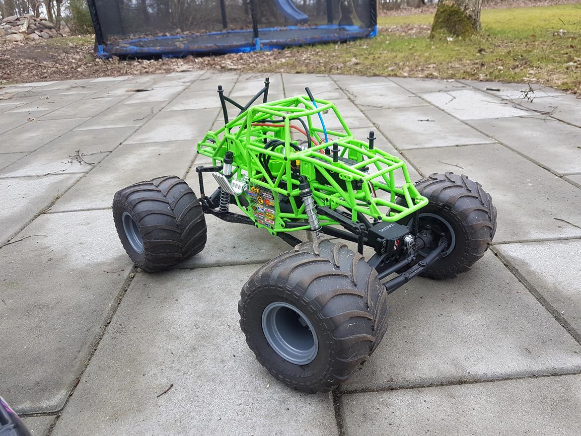 Truck Axial smt 10 Grave digger  billede 7