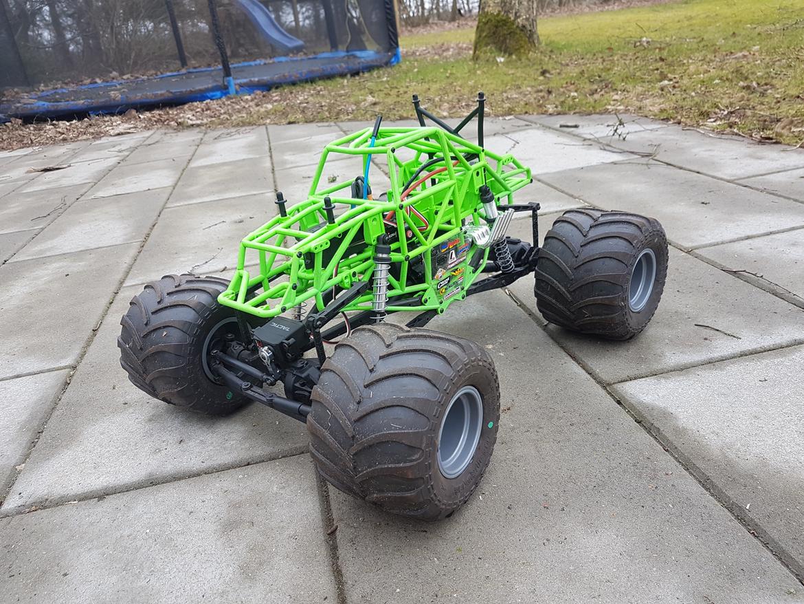 Truck Axial smt 10 Grave digger  billede 8