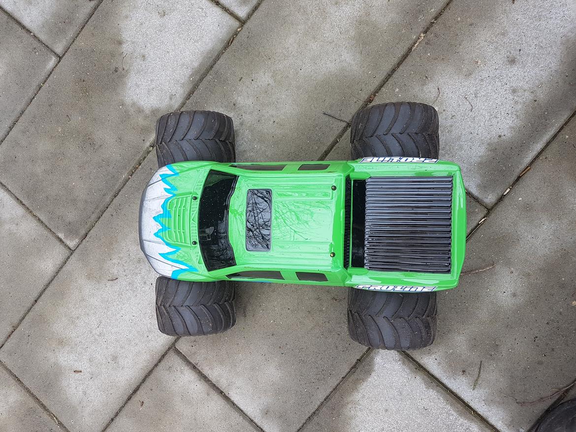 Truck Axial smt 10 Grave digger  billede 12