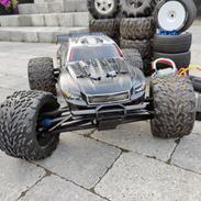 Bil Traxxas Revo 3,3