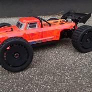 Bil Arrma Talion "TaliCast" Monster X 8s