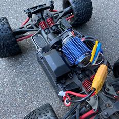 Bil Traxxas e-revo 1/16