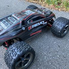 Bil Traxxas e-revo 1/16