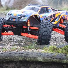 Bil Traxxas Maxx V2