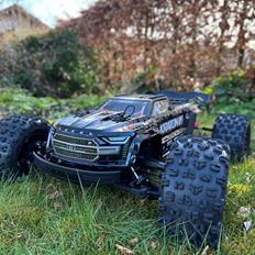 Truck Arrma Kraton 8S EXB